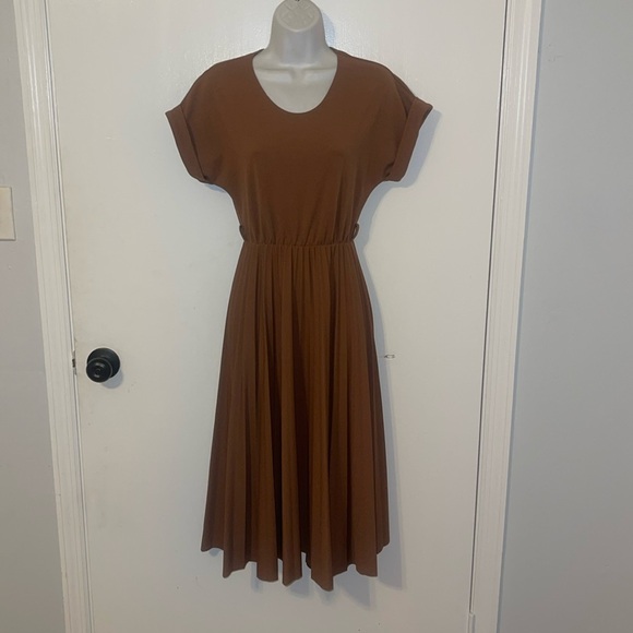 elizabeth and nicole pleated dress Elizabeth And Nicole Black Pleated Dress
